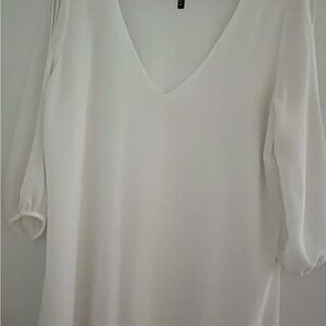 Elegant White V-Neck Dress